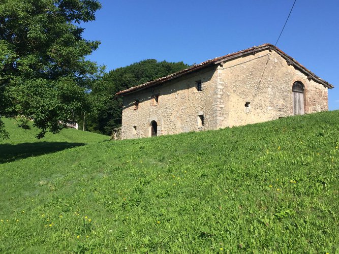 ZOGNO - CASOLARE SERVITO DA TUTTO!! Zogno