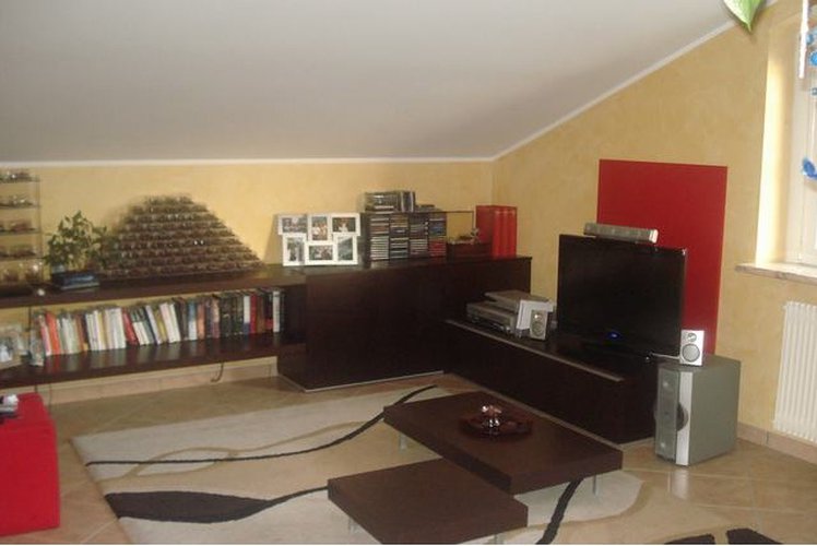 SOLUZIONE COMPLETAMENTE RIMESSA A NUOVO! Zogno