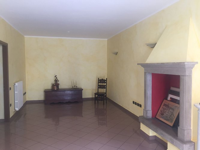 CASETTA CENTRALE E SERVITISSIMA! Val Brembilla