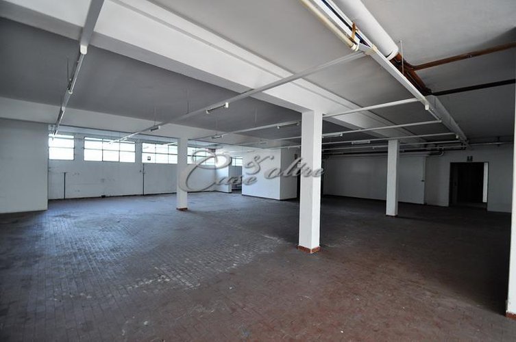 Capannone Industriale Caronno Pertusella