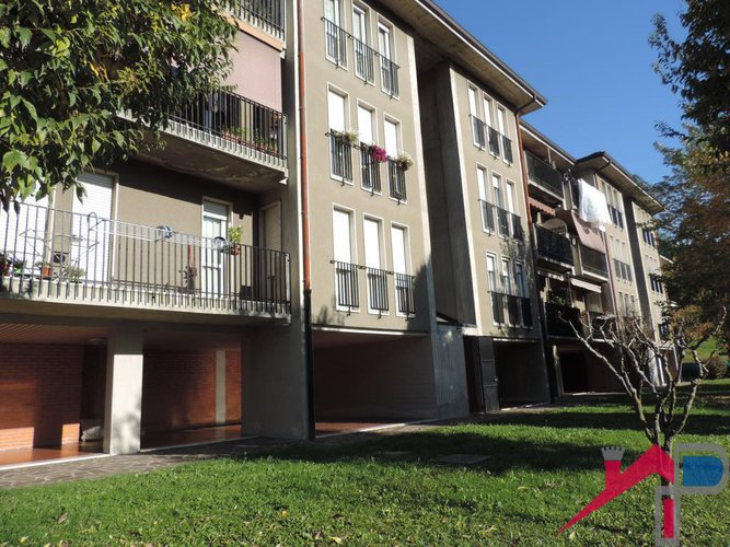 Pontida quadrilocale con box