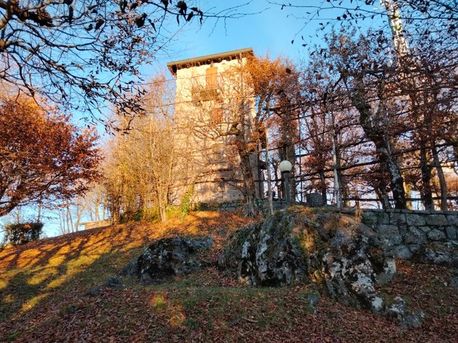 SPETTACOLARE CASA RUSTICA COMPLETAMENTE INDIPENDENTE! Zogno