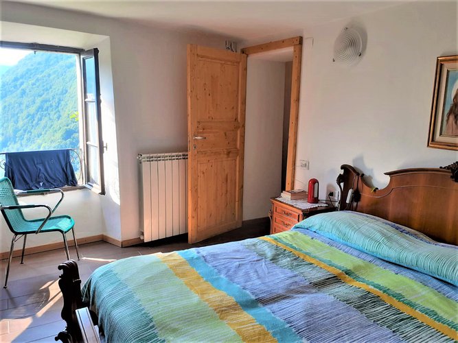 COSTA SERIA - CASA TERRA-CIELO IN OTTIME CONDIZIONI Costa Serina