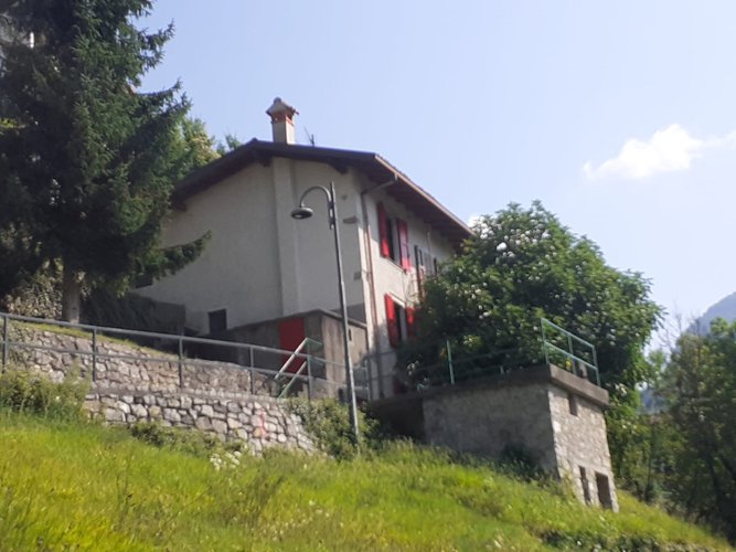 COSTA SERIA - CASA TERRA-CIELO IN OTTIME CONDIZIONI Costa Serina