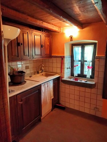 SPETTACOLARE CASA RUSTICA COMPLETAMENTE INDIPENDENTE! Zogno