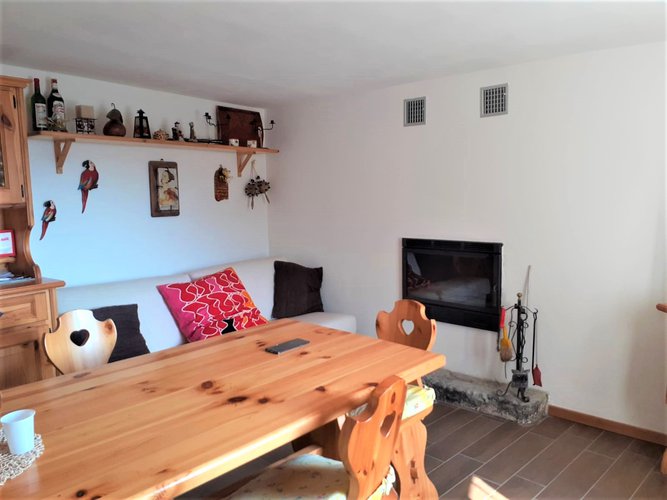 COSTA SERIA - CASA TERRA-CIELO IN OTTIME CONDIZIONI Costa Serina