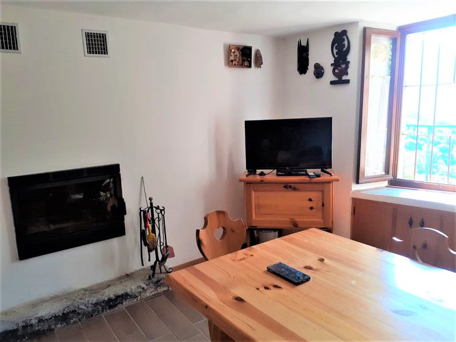 COSTA SERIA - CASA TERRA-CIELO IN OTTIME CONDIZIONI Costa Serina