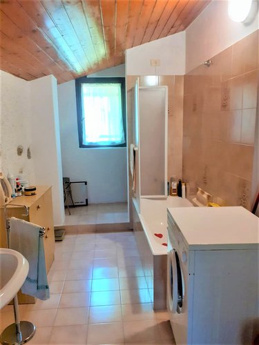 COSTA SERIA - CASA TERRA-CIELO IN OTTIME CONDIZIONI Costa Serina