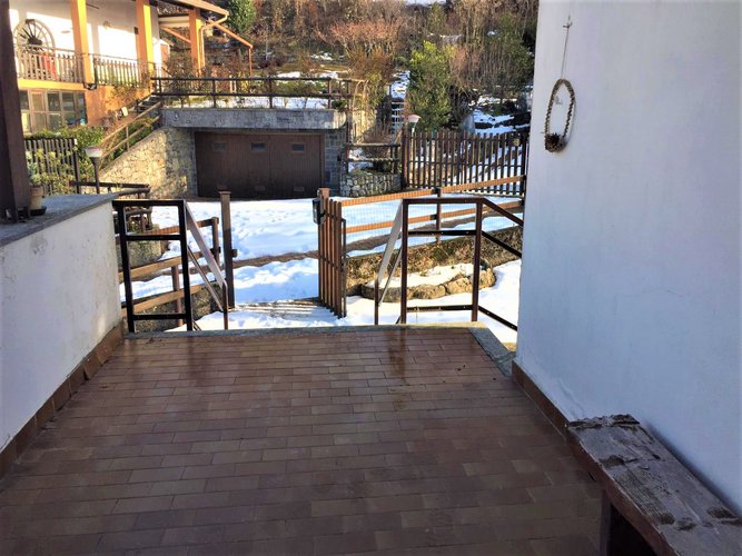 VILLA SINGOLA CON VISTA SPAZIALE!!! Zogno