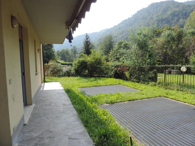 Pontida quadrilocale con giardino Pontida