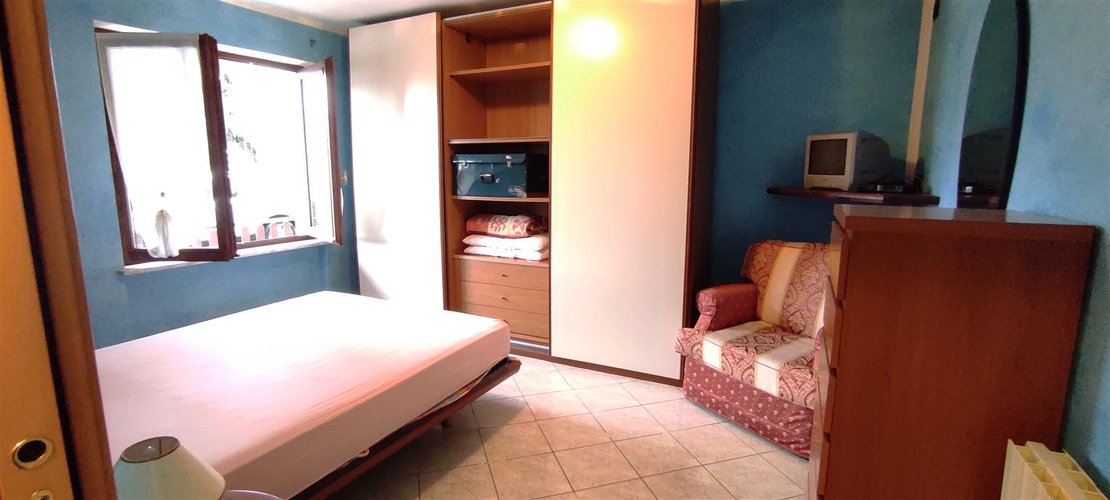 Zogno primissime alture, in posizione magnifica bilocale con cantina e box Zogno