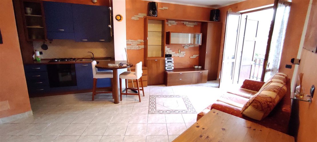 Zogno primissime alture, in posizione magnifica bilocale con cantina e box Zogno