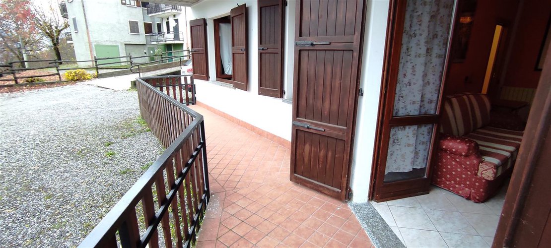 Zogno primissime alture, in posizione magnifica bilocale con cantina e box Zogno