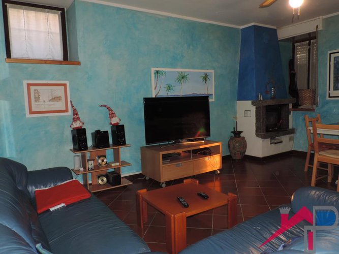 Bilocale con terreno in uso esclusivo Caprino Bergamasco