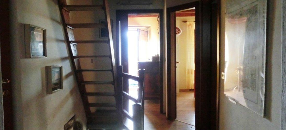 Costa Serina introvabile tipica cascina montana con rustico, terreno annesso mq. 10.000 Costa Serina