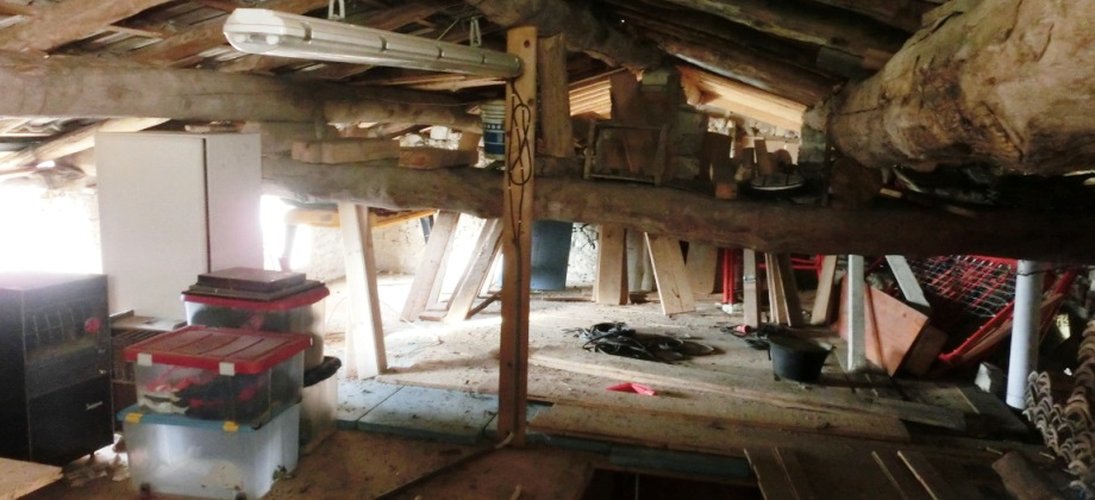 Costa Serina introvabile tipica cascina montana con rustico, terreno annesso mq. 10.000 Costa Serina