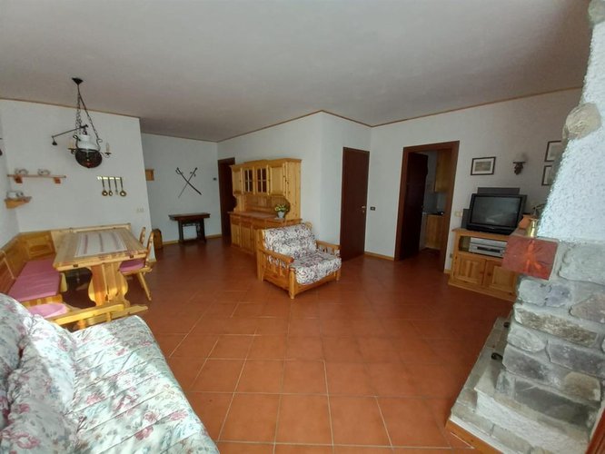 Foppolo mt. 1500 per amanti sci ottimo ampio bilocale balconato con posto auto coperto Foppolo