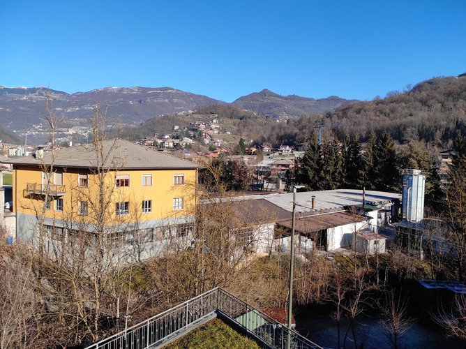 Sant’Omobono Terme in posizione tranquilla e riservata trilocale con balcone, cantina e box Sant'Omobono Terme