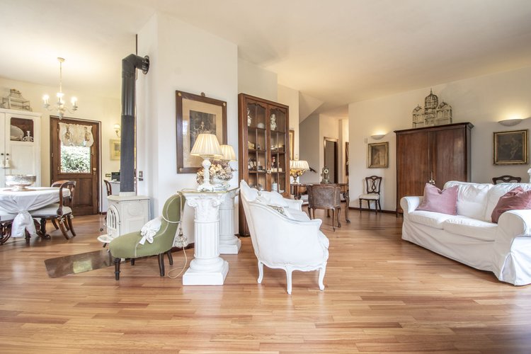 Villa singola in Residence Cinq Fo' Guanzate