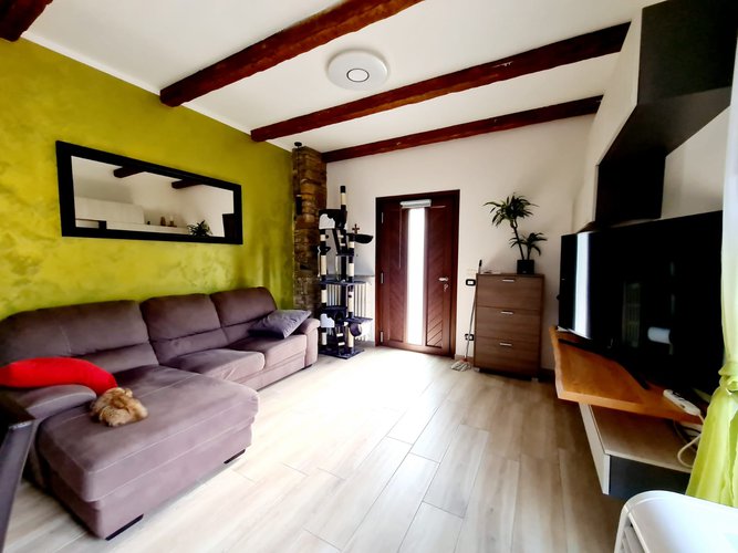 AMPIA E BEN RISTRUTTURATA! Zogno