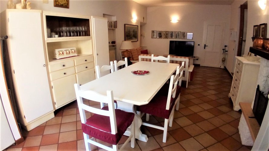 AMPIA E BEN ARREDATA!