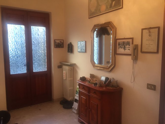 VILLA SINGOLA CON GIARDINO!