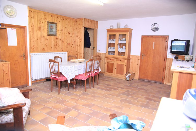 SEMICENTRALE CASETTA INDIPENDENTE! Serina