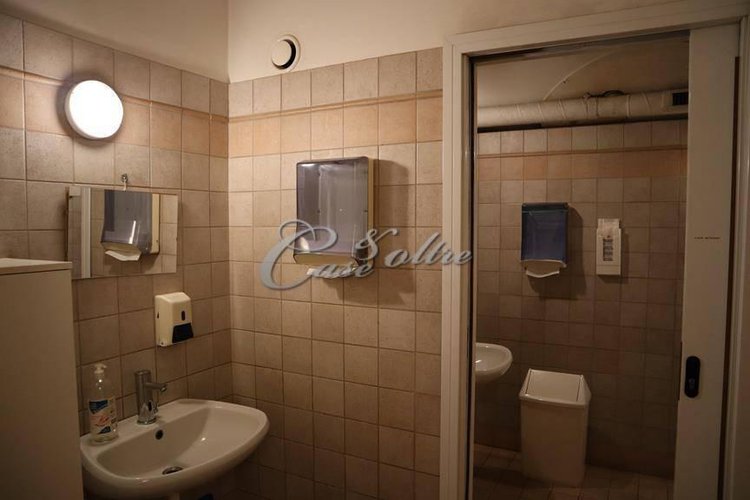 Locale Commerciale Cermenate