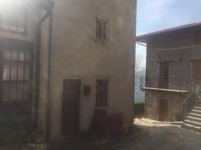 PER GLI AMANTI DEI BORGETTI MEDIOEVALI! Zogno