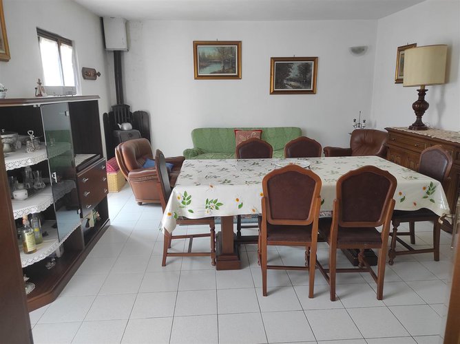 Sant’Omobono Terme, in meravigliosa contrada storica, porzione di casa pluribalconata Sant'Omobono Terme