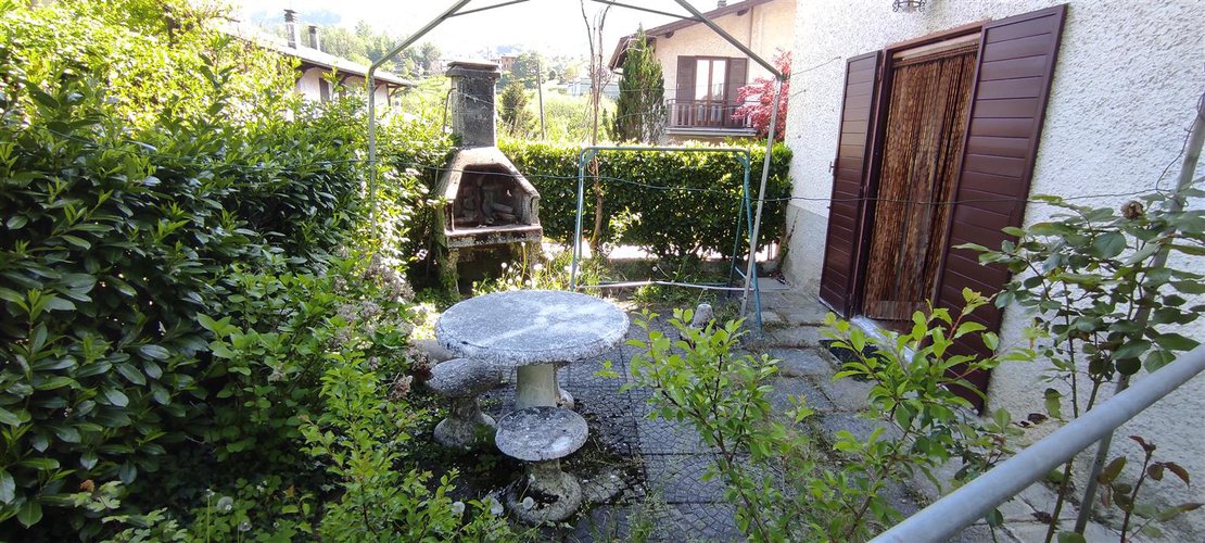 Sant’Omobono Terme adorabile villetta bifamiliare con giardino uso esclusivo e posto auto Sant'Omobono Terme