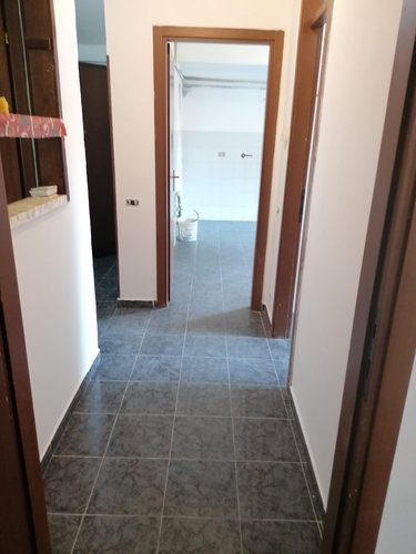 APPARTAMENTO CON CANTINA E POSTO AUTO Appiano Gentile