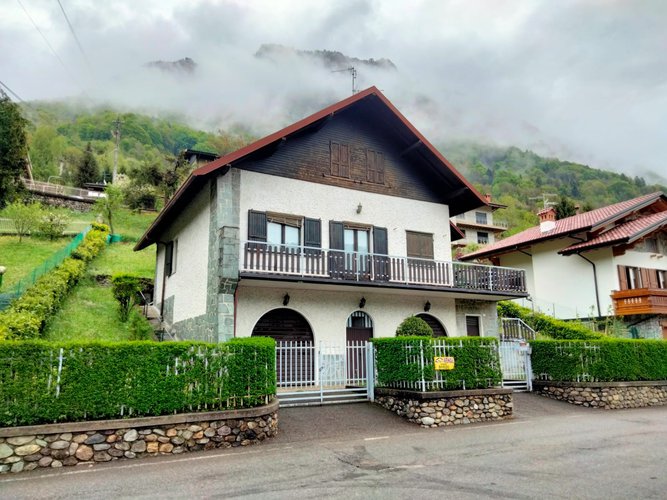 INDIPENDENTE CON AMPIO GIARDINO! Serina