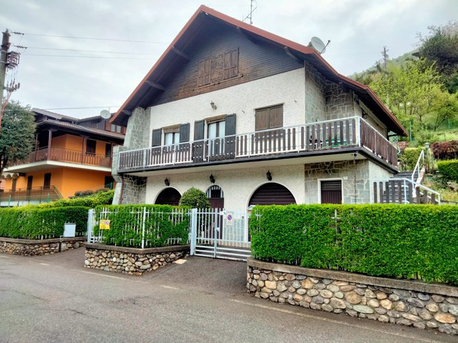 INDIPENDENTE CON AMPIO GIARDINO! Serina