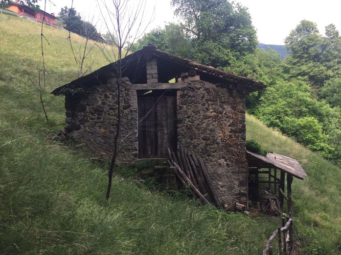 TRANQUILLO E IMMERSO NEL VERDE!! Camerata Cornello