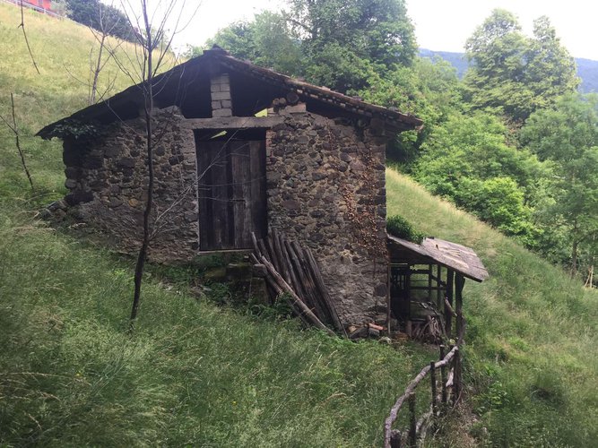 TRANQUILLO E IMMERSO NEL VERDE!! Camerata Cornello