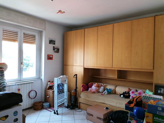 Ampio trilocale con cantina e posto auto coperto Cantù