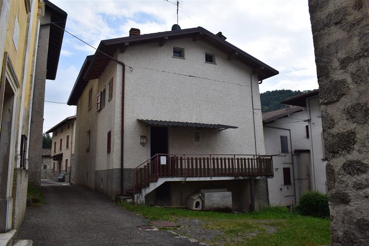 Costa Serina in grazioso borgo, per amanti natura, passeggiate, introvabile casetta montana con giar Costa Serina