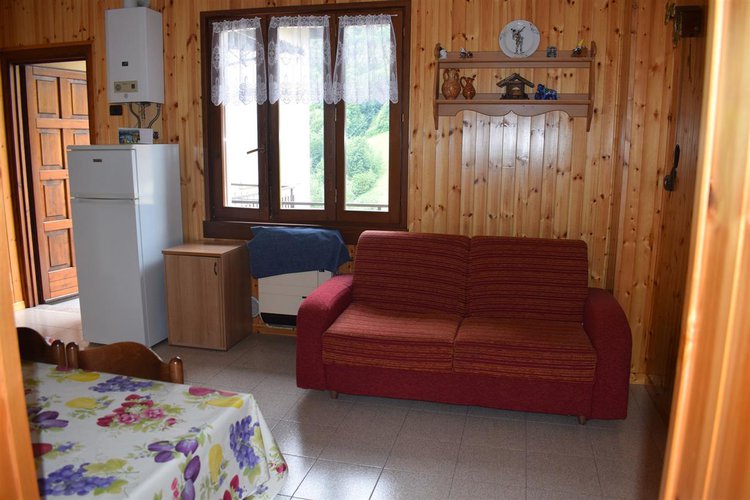 Serina immerso nel verde, in casa d’epoca, alloggio con giardino privato Serina