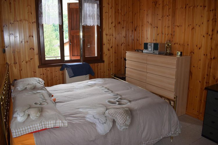 Serina immerso nel verde, in casa d’epoca, alloggio con giardino privato Serina