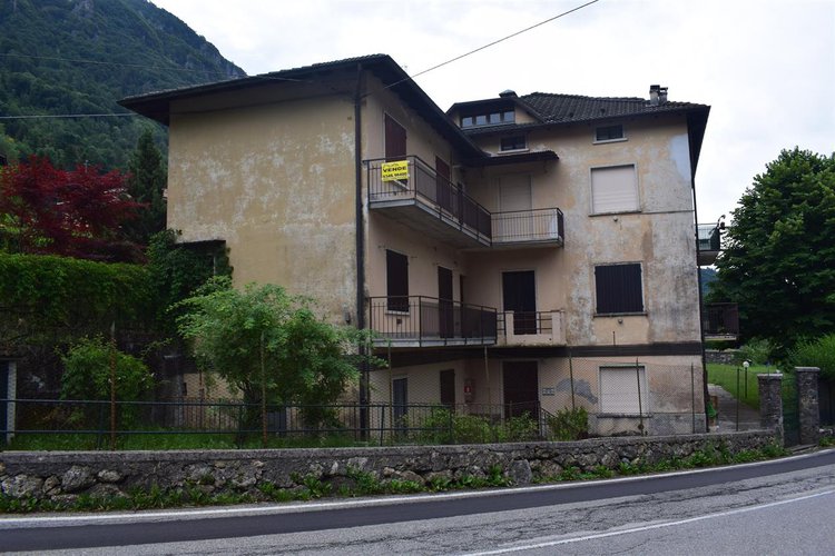 Serina immerso nel verde, in casa d’epoca, alloggio con giardino privato