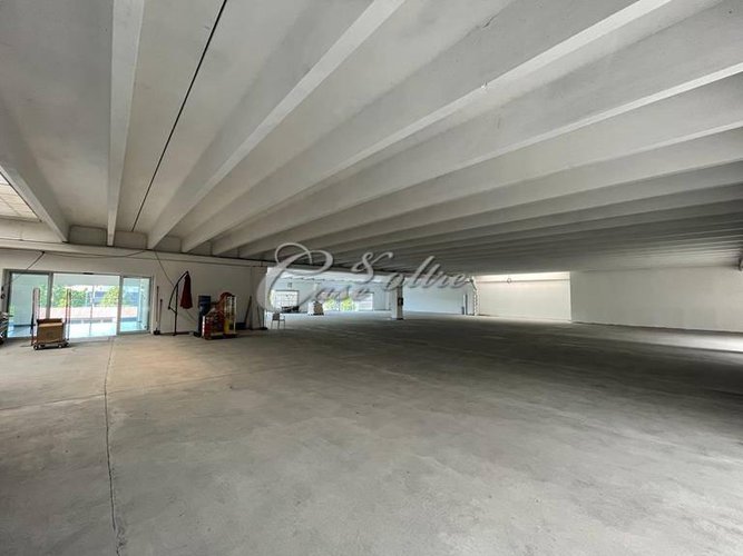 Locale Commerciale Novedrate