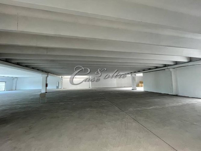 Locale Commerciale Novedrate