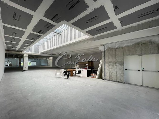 Locale Commerciale Novedrate