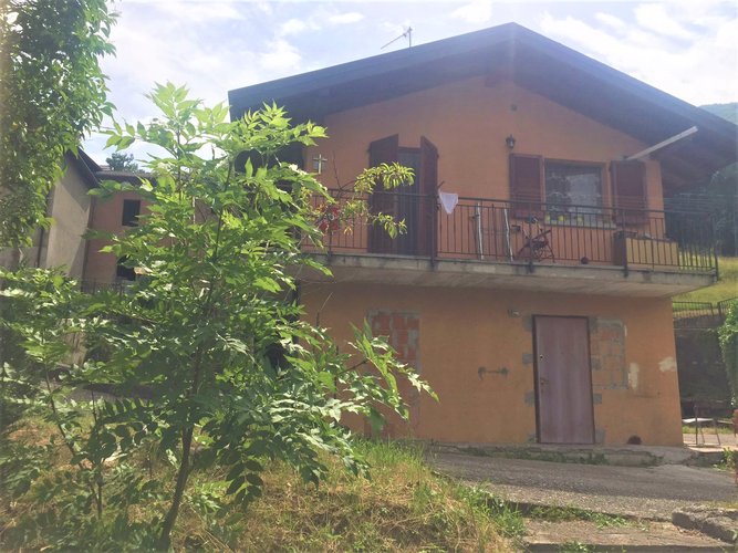 VILLETTA SINGOLA! Sant'Omobono Terme