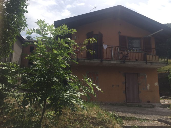 VILLETTA SINGOLA! Sant'Omobono Terme