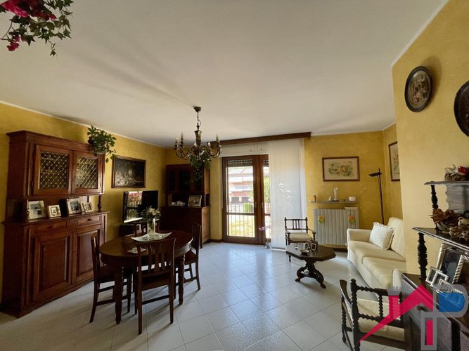 Trilocale con box e cantina Cisano Bergamasco