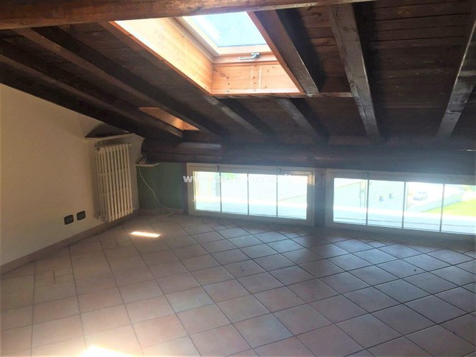 TIPO VILLETTA IN ZONA CENTALISSIMA!! Piazza Brembana