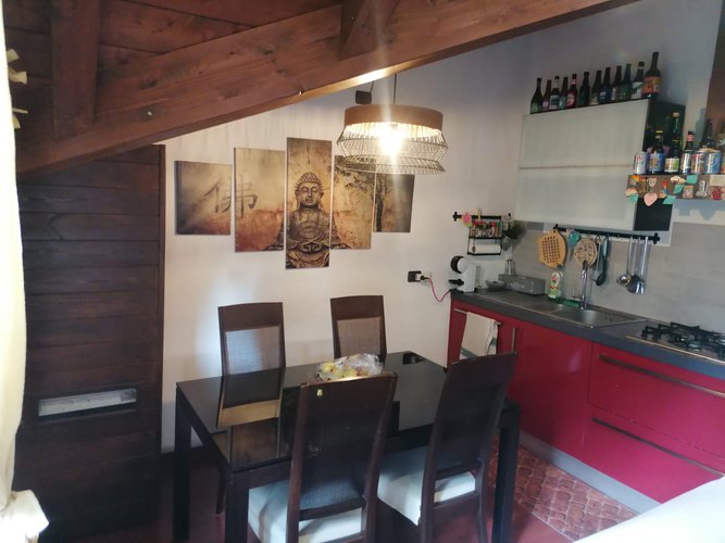 BILOCALE MANSARDATO CON POSTO AUTO Cadorago
