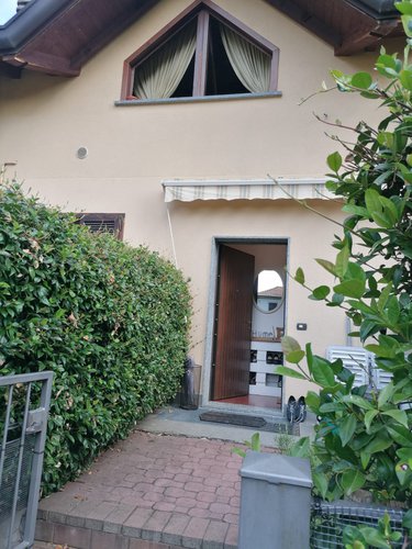 BILOCALE MANSARDATO CON POSTO AUTO Cadorago